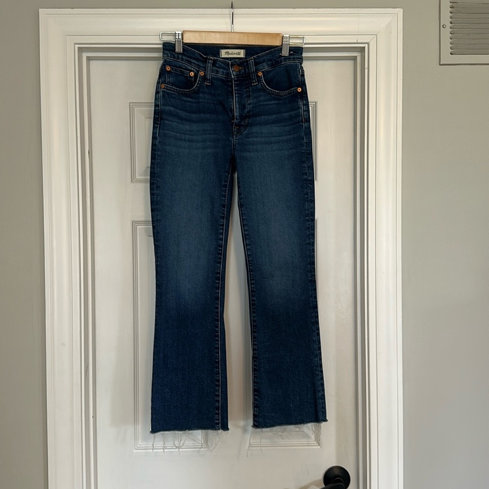 Madewell mid rise kick out Jean size 25, EUC